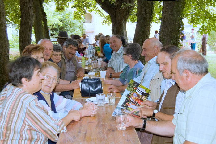 08c_Grillfest der Redemptoristen-Klostergemeinde Katzelsdorf - Malzeit - DSC_0013_0014_0015